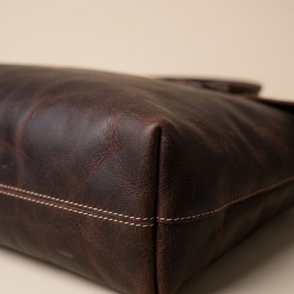 Sac à main homme en cuir Cognac – L'Épuré
