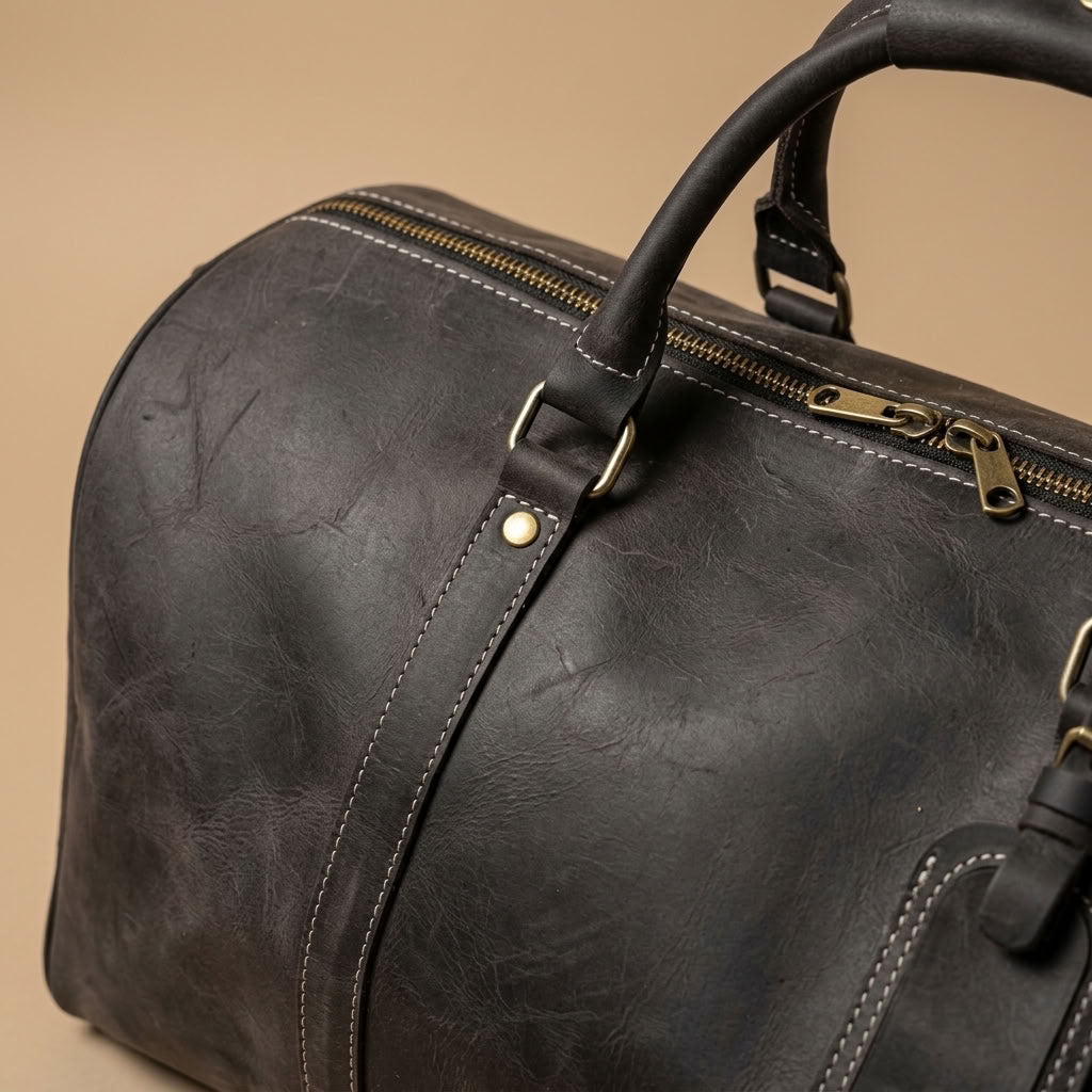 Sac Weekender VALMONT Cuir Pleine Fleur Noir, vue de profil