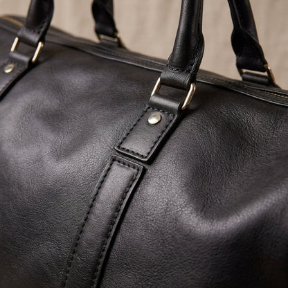 Sac de Voyage 48h Signature VALMONT, détail de la patine du cuir